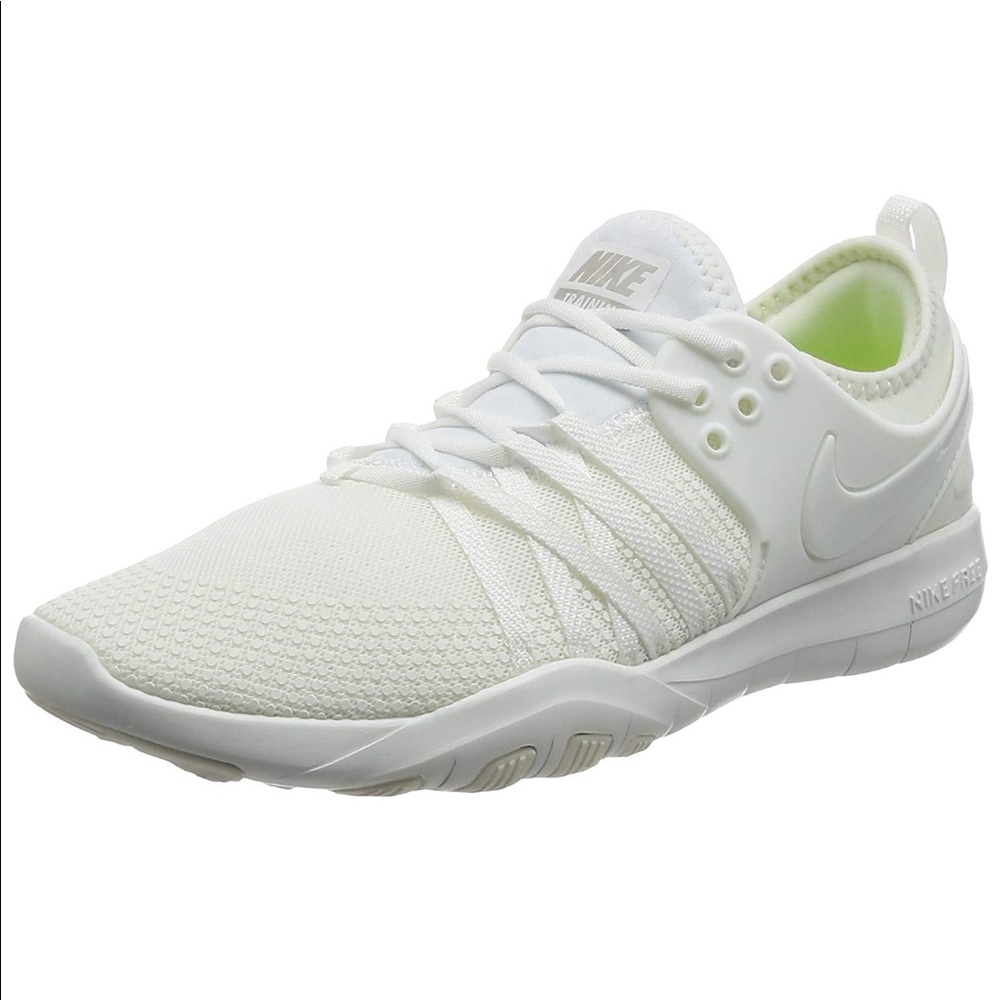 NWOT NIKE White Womens Training Shoes